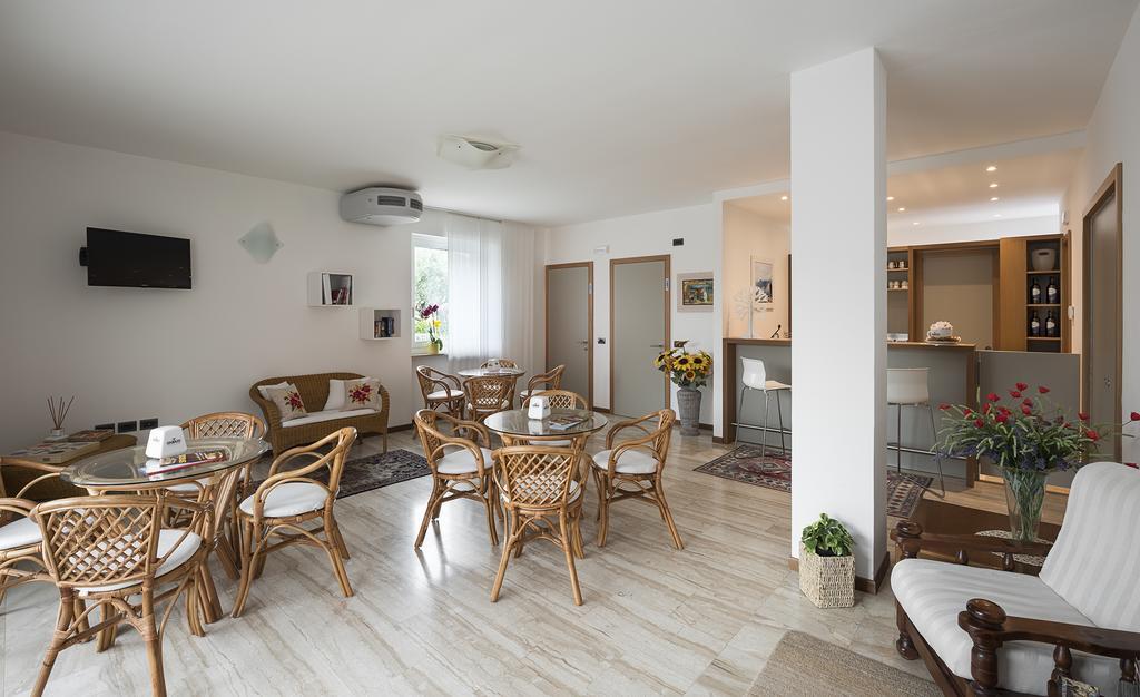 Hotel Villa Al Vento Торболе Экстерьер фото