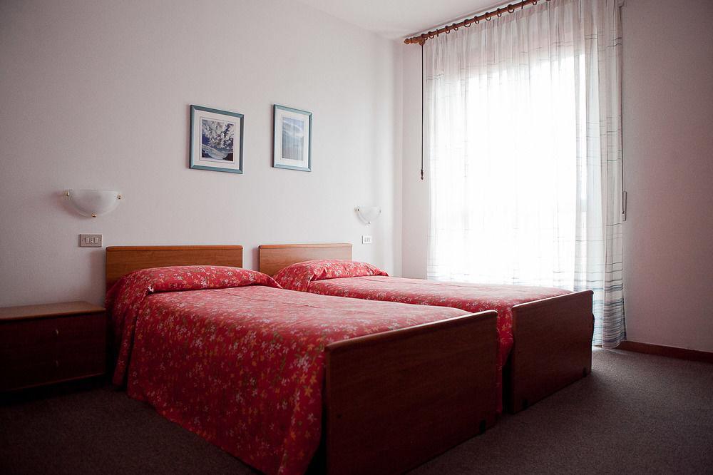 Hotel Villa Al Vento Торболе Экстерьер фото
