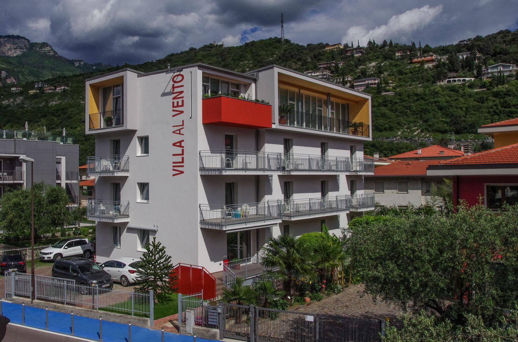 Hotel Villa Al Vento Торболе Экстерьер фото