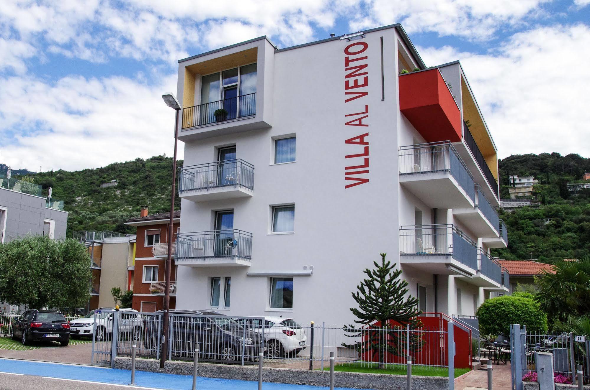 Hotel Villa Al Vento Торболе Экстерьер фото