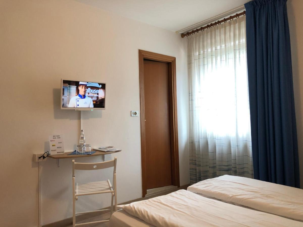 Hotel Villa Al Vento Торболе Экстерьер фото